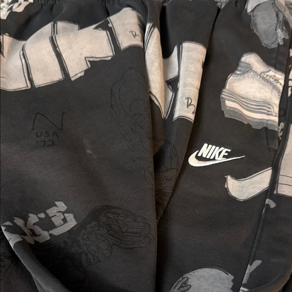 Nike blue basketball Black and Gray Graphic Joggers. Size small - Picture 12 of 12